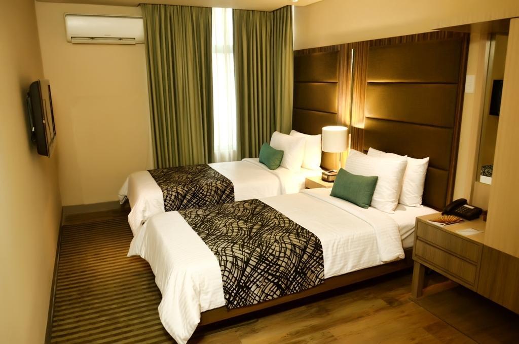 ماكاتي Best Western Antel Spa Hotel Suites الغرفة الصورة